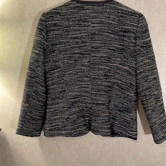 Banana Republic ladies jacket. Black/ white/ shimmer. Good condition. - Picture 3 of 13